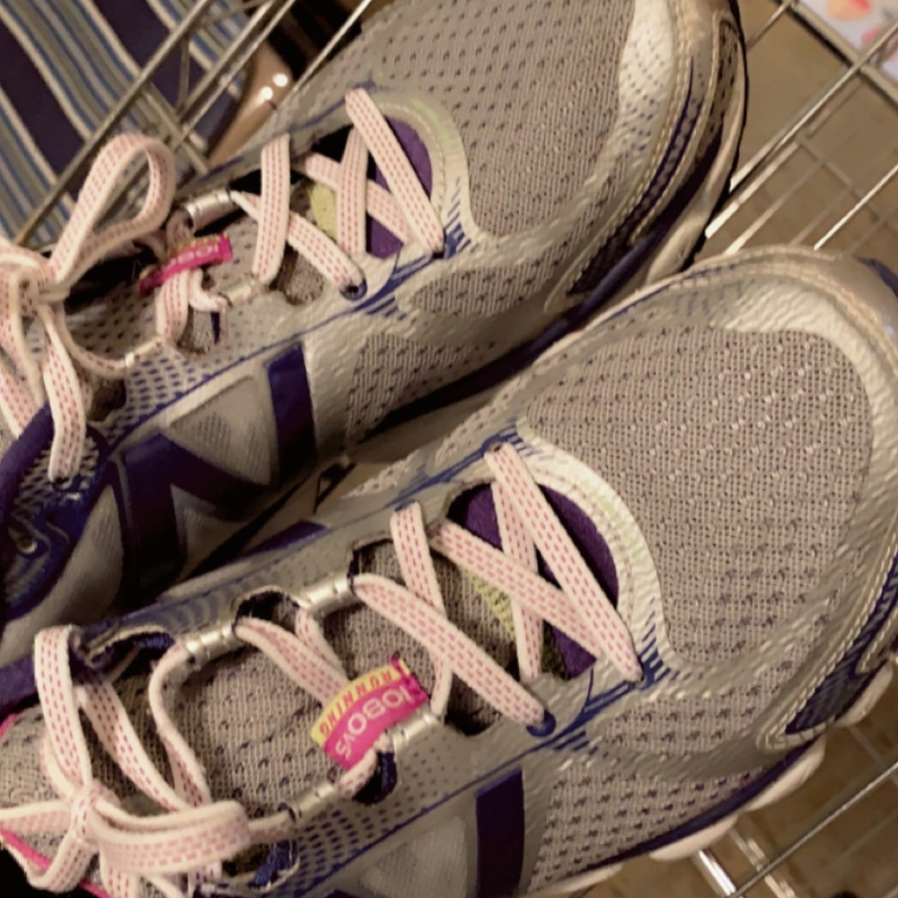 Women sport shoes